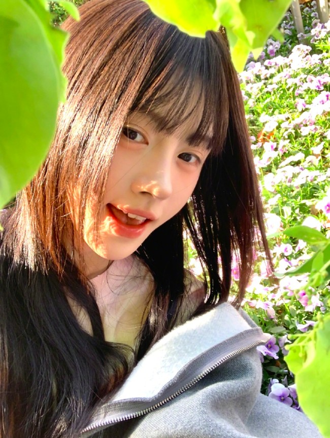 Mengenai kontroversi itu, Ju Jingyi sendiri pernah menanggapi. Dalam sebuah wawancara, ia mengaku julukan tersebut sempat menimbulkan tekanan baginya.  Foto: Weibo Ju Jingyi