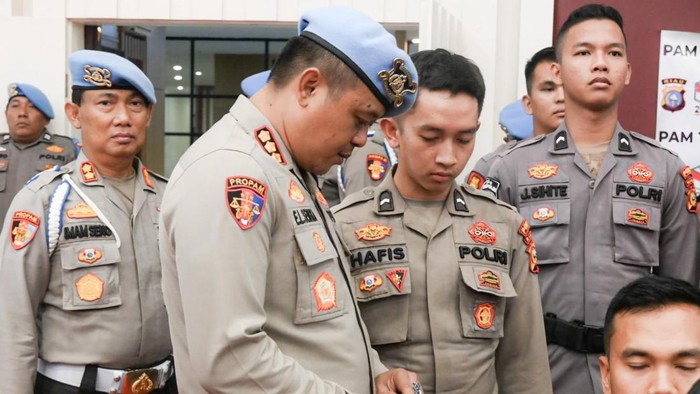 Kabid Propam Polda Riau Kombes Edwin L Sengka. (Dok. Istimewa)