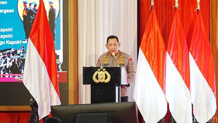 Kapolri Jenderal Listyo Sigit Prabowo membuka rapat kerja teknis (rakernis) Baharkam dan Korbrimob Polri 2025.