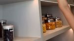 Megahnya Pantry di Rumah Khloe Kardashian yang Luas dan Lengkap
