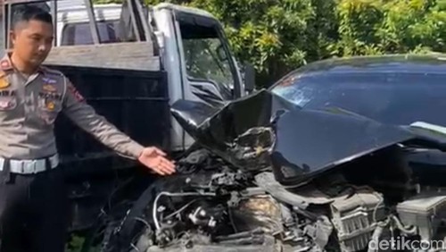 Kondisi mobil Wakil Ketua DPRD Lombok Tengah seusai kecelakaan tunggal, Kamis (15/5/2025).