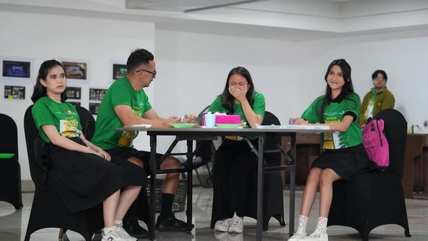 Latihan Panggung Musikal Keluarga Cemara digelar di Ciputra Artpreneur Theater, Rabu (14/5/2025).