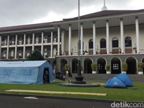Mahasiswa UGM Kemah di Balairung, Tuntut Benahi Penanganan Kekerasan Seksual
