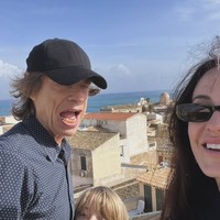 Saya tidak memikirkannya. Setiap orang akan punya pendapatnya masing-masing. Jika kamu selalu memikirkan pendapat orang lain, tak peduli di mana pun kamu berada dalam hidup, kamu hanya akan punya masalah dan terus menganalisisnya,” ungkap Hamrick kepada The Sunday Times. Foto: dok. Instagram @melhamrick