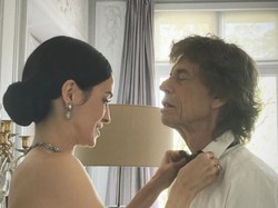 6 Potret Harmonis Mick Jagger dan Tunangannya yang 44 Tahun Lebih Muda