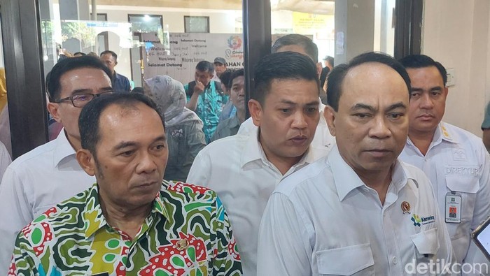 Menkop Budi Arie Setiadi Cek Kesiapan Koperasi Merah Putih