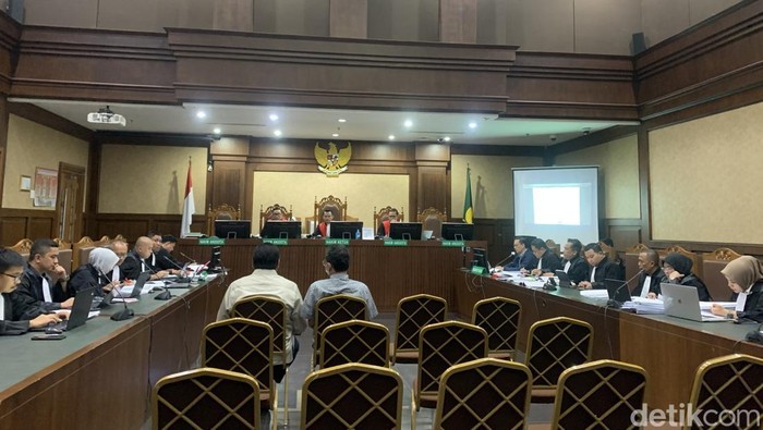 Menteri Perdagangan (Mendag) RI periode 2014-2015 Rachmat Gobel diperiksa sebagai saksi di sidang kasus korupsi impor gula dengan terdakwa Tom Lembong. (Mulia Budi/detikcom)..