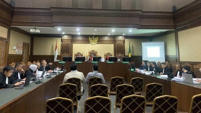 Rachmat Gobel Banyak Lupa Tuai Teguran Hakim di Sidang Impor Gula