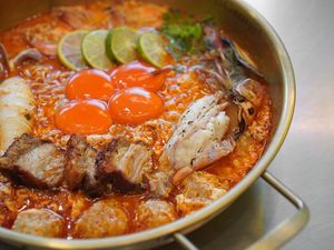 Non Halal! Ini 5 Resto Thailand yang Punya Menu Babi Lezat