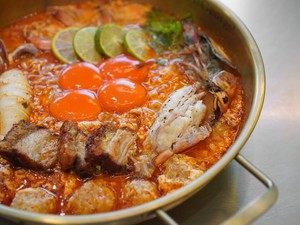 Non Halal! Ini 5 Resto Thailand yang Punya Menu Babi Lezat