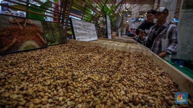 Pameran World of Coffee Jakarta 2025 di Jakarta International Convention Center (JICC), Jakarta, Kamis (15/5/2025). (CNBC Indonesia/Faisal Rahman)