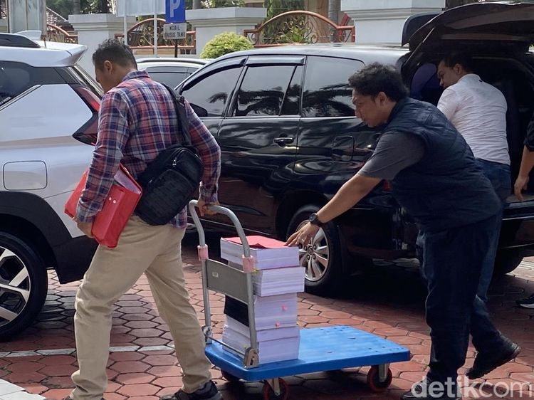 Foto Penampakan Berkas 3 Tersangka Kasus Bullying dr Aulia