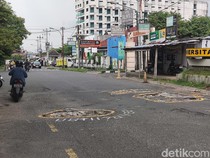 Waspada Dab! Ada Lubang Menganga di Jalan Dekat Vokasi UGM