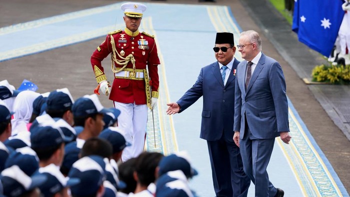 Presiden Prabowo Subianto menerima kunjungan Perdana Menteri (PM) Australia Anthony Albanese di Istana Merdeka, Jakarta. Kunjungan ini merupakan yang perdana bagi Albanese usai dilantik menjadi PM Australia pada 13 Mei lalu.
