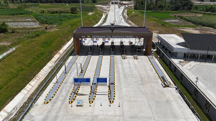 Proses pengerjaan ruas Tol Sinaksak-Simpang Panei. (Dok Waskita)