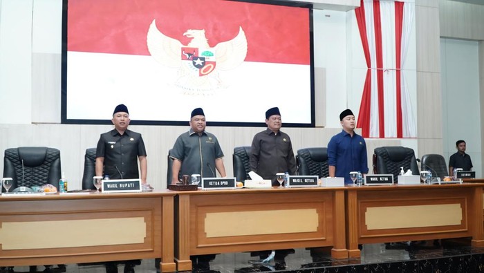 Rapat paripurna DPRD - Pemkab Sukabumi terkait penyusunan anggaran Polkada 2029