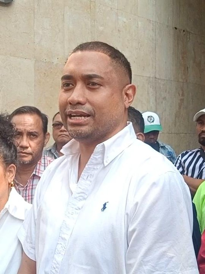 Rayen Pono