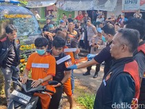 Rekonstruksi Kasus Robert yang Tewas Overdosis, Ibu Korban Protes