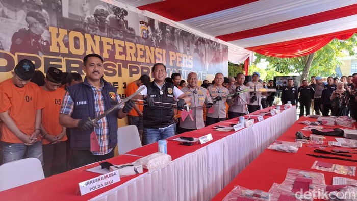 Rilis penangkapan premanisme di wilayah hukum Polda Riau (Raja Adil Siregar/detikcom)