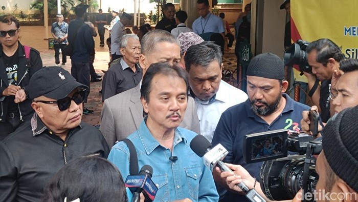 Roy Suryo telah diperiksa di Polda Metro Jaya terkait tudingan ijazah palsu Jokowi. Dalam pemeriksaan itu, Roy Suryo mengaku ditanya siak riwayat hidupnya. (Rizky AM/detikcom)