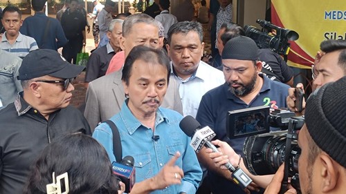 Roy Suryo Usai Diperiksa Penyidik Polda Metro