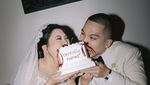 Seru! Cellos Botak dan Natasha Putri Cicip Kue dan Makan di Resto