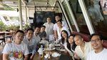 Seru! Cellos Botak dan Natasha Putri Cicip Kue dan Makan di Resto