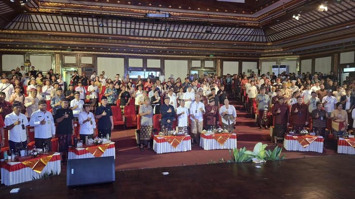 Sosialisasi dan Skema Pemasangan PLTS Atap di gedung Ksirarnawa, Art Centre, Denpasar, Kamis (15/5/2025). (Fabiola Dianira/detikBali)