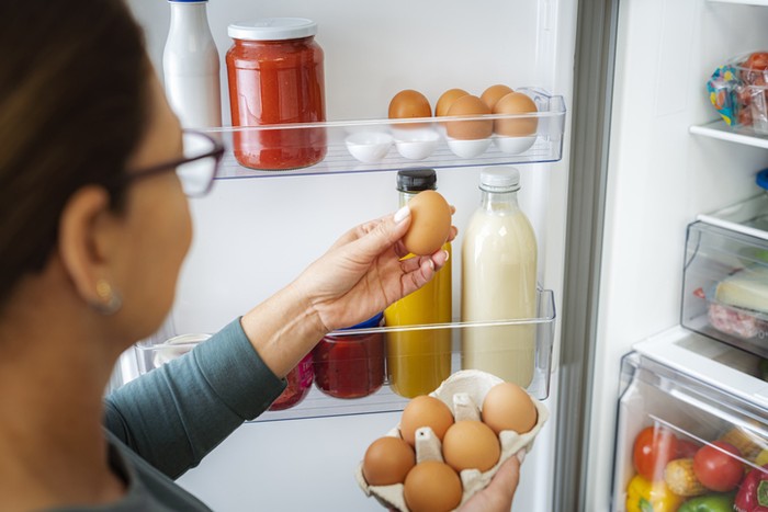 cara menyimpan telur yang tepat agar terhindar salmonela