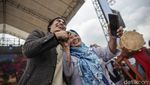 Charly Van Houten Hibur Pengunjung Festival Bangun Desa Bangun Indonesia