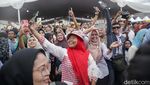 Charly Van Houten Hibur Pengunjung Festival Bangun Desa Bangun Indonesia