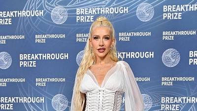 Foto Terbaru Christina Aguilera Makin Kurus & Awet Muda, Disebut Oplas