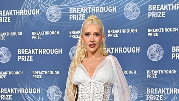 Foto Terbaru Christina Aguilera Makin Kurus & Awet Muda, Disebut Oplas