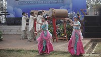 Gerakan Desa Peduli Sampah yang digagas Kemendes PDT ini mengangkat tema Festival Bangun Desa Bangun Indonesia, Gerakan Desa Peduli Sampah.