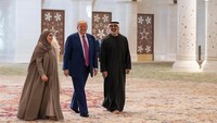 Di sela kunjungannya ke UEA, Presiden AS Donald Trump berkunjung ke Masjid Agung Sheikh Zayed di Abu Dhabi, Uni Emirat Arab.