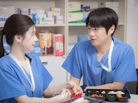 Drama Korea Resident Playbook