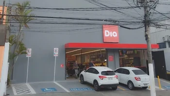 Warna langitnya menyatu dengan warna dindingnya. Foto: Reddit