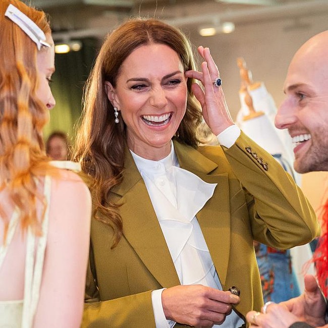 Foto: Kate Middleton Stylish Berjas Victoria Beckham, Kirim Pesan Dukungan