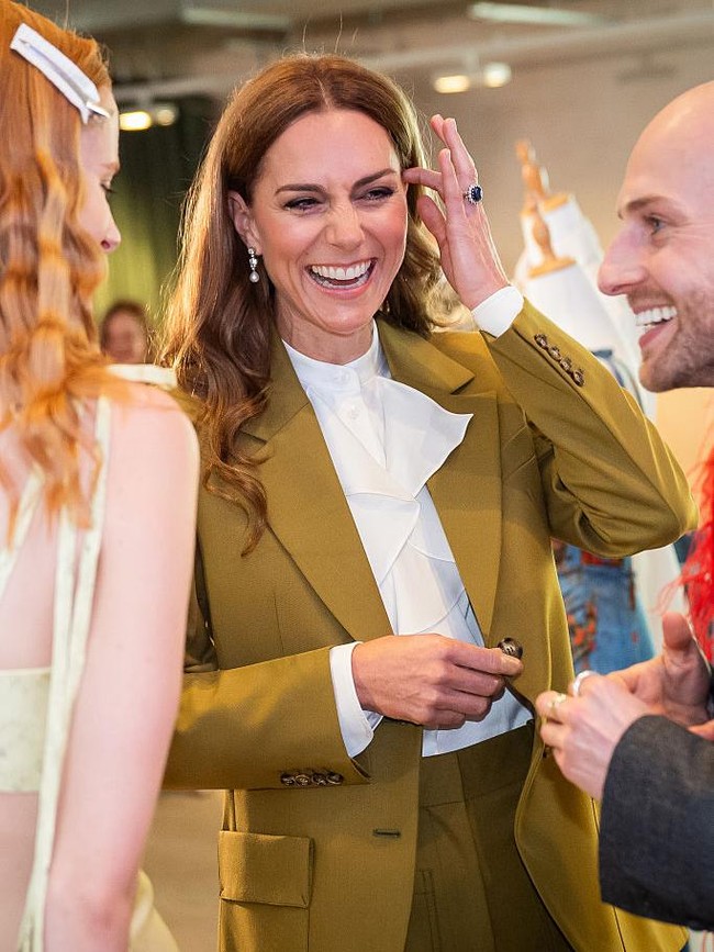 Foto: Kate Middleton Stylish Berjas Victoria Beckham, Kirim Pesan Dukungan