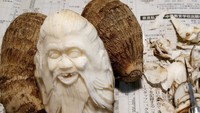 Potret ukir 3 dimensi ini dibuat Gaku dari sebuah taro. Kali ini ia mempelajari seni ukir patung China. Foto: Instagram gakugakugakugakugaku1