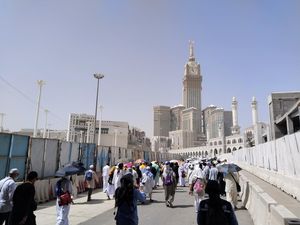 Saudi Eksplorasi Teknologi Canggih untuk Dinginkan Suhu di Tempat-tempat Suci
