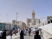 Saudi Eksplorasi Teknologi Canggih untuk Dinginkan Suhu di Tempat-tempat Suci