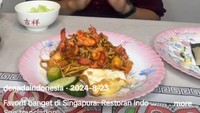 Saat di Singapura, Denada rekomendasikan salah satu restoran Indonesia yang disukainya. Menunya ada mie goreng udang. Foto: Instagram/TikTok @denadaindonesia