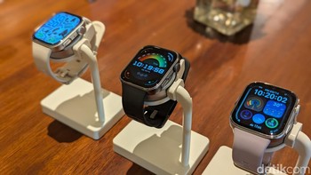 Smartwatch ini hadir dalam pilihan warna Black, White, dan Purple yang menggunakan tali dengan material fluoroelastomer. Foto: Virgina Maulita Putri/detikINET