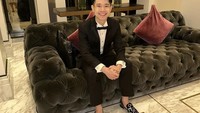 Berbagi hadiah berupa barang hingga uang tunai sering dilakukan. Tetapi setelah menikah ia juga tak luput membangikan kemesraan dan keharmonisan keluarga kecilnya di media sosial. Foto: Instagram/jessnolimit