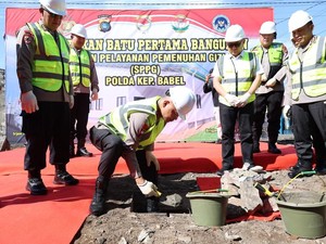 Dukung MBG, Kapolda Babel Letakan Batu Pertama Pembangunan SPPG