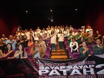 Kapolda Bali Nobar Film Sayap Sayap Patah 2 di Bioskop
