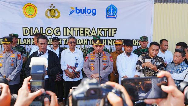Kapolri Jenderal Sigit dan Mentan Andi Amran hadir langsung untuk memastikan ketersediaan stok pangan sekaligus berdialog dengan kelompok tani di Tanete. (Dok istimewa).