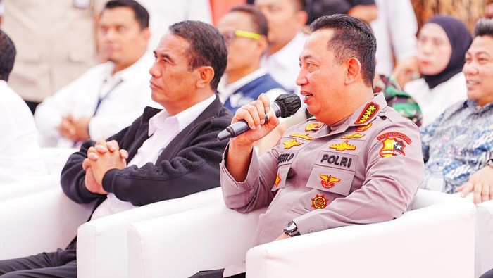 Kapolri Jenderal Sigit dan Mentan Andi Amran hadir langsung untuk memastikan ketersediaan stok pangan sekaligus berdialog dengan kelompok tani di Tanete. (Dok istimewa).