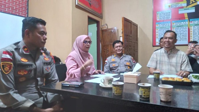 Koordinasi terkait kasus perundungan remaja di Sambas.